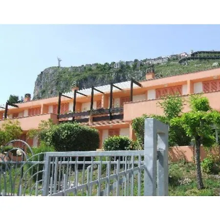 Multiproprieta Club Pianeta Aparthotel *